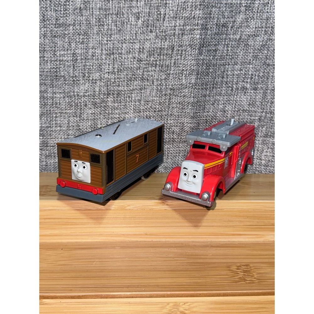 Thomas & Friends TrackMaster Motorized Toby and Flynn Engine Set 2 Pack